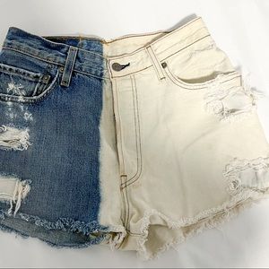 LEVI denim shorts w28